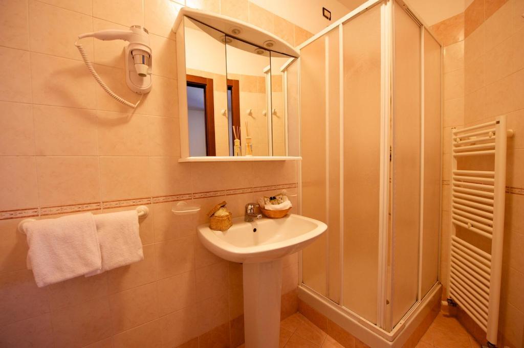 Hotel La Bussola 무쟈 객실 사진